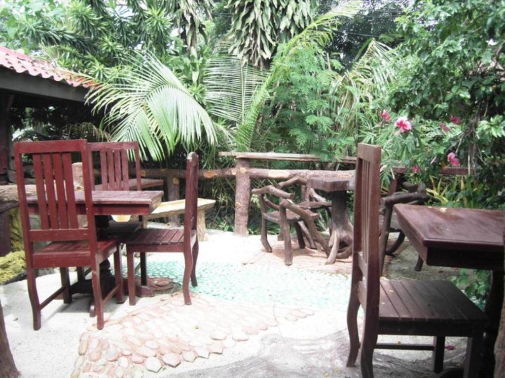 De Loro Inn And Restaurant Puerto Princesa Εξωτερικό φωτογραφία