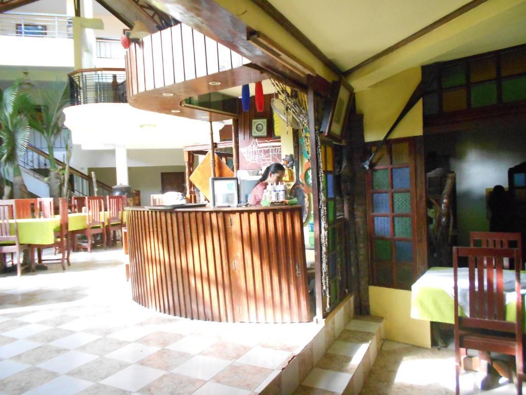 De Loro Inn And Restaurant Puerto Princesa Εξωτερικό φωτογραφία